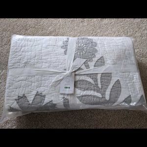 NWT Pottery barn quilt